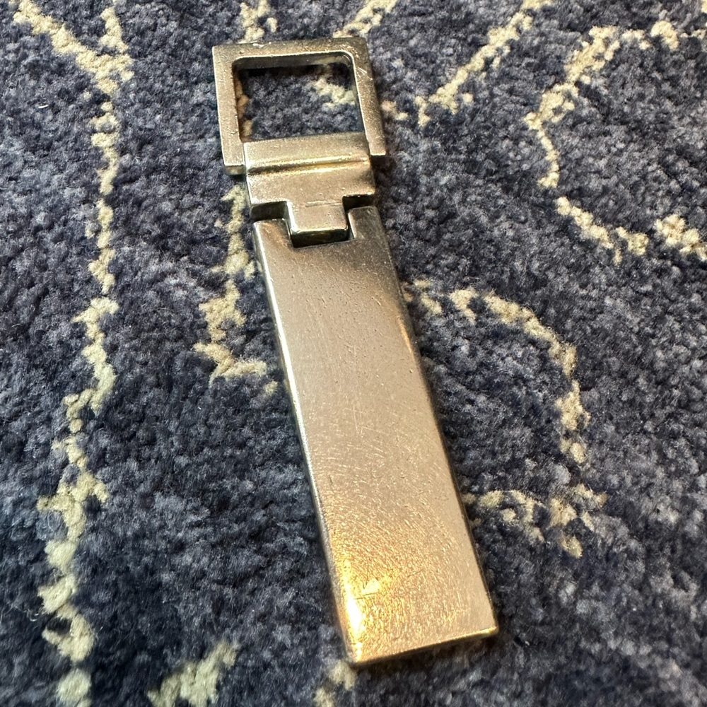 Gucci Keyring Keychain. Spring twist lock. Rare. Circa early 2000s. Stainless. - Picture 3 of 4